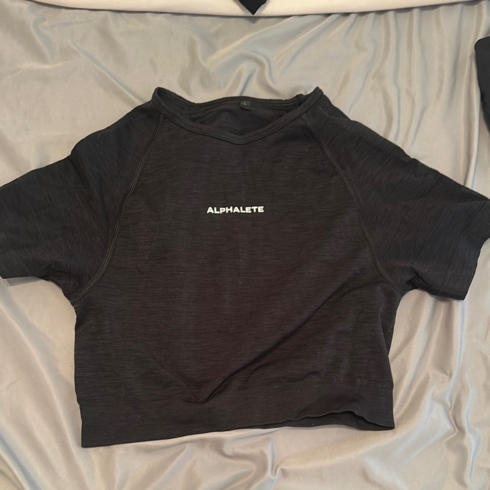 Alphalete Black Cropped Tee